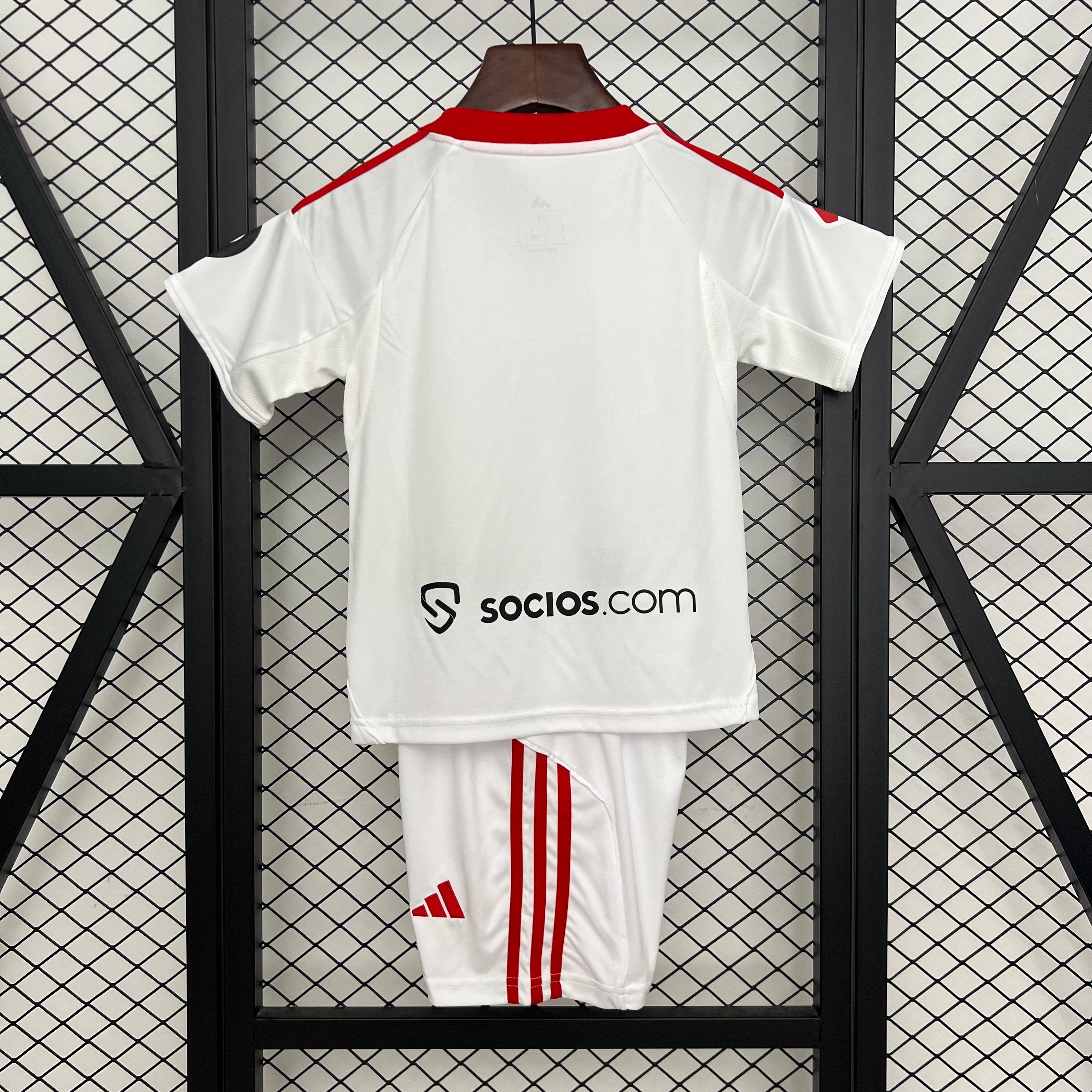 Kit Bambino Home 25/26
