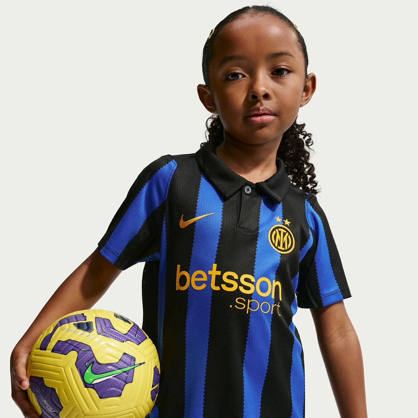 Kit Bambino Con Calzettoni Home 26/27 + Scudetto + Coppa Italia
